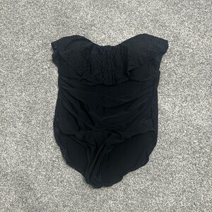 Strapless bathing suit